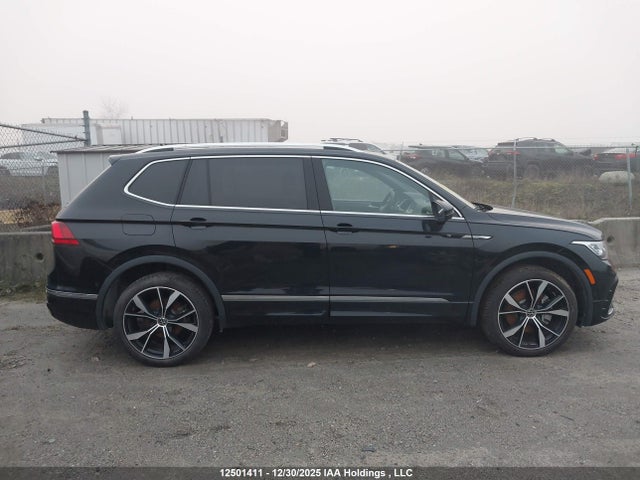 3VV4B7AX8RM090624 Volkswagen Tiguan Sel R-line Black