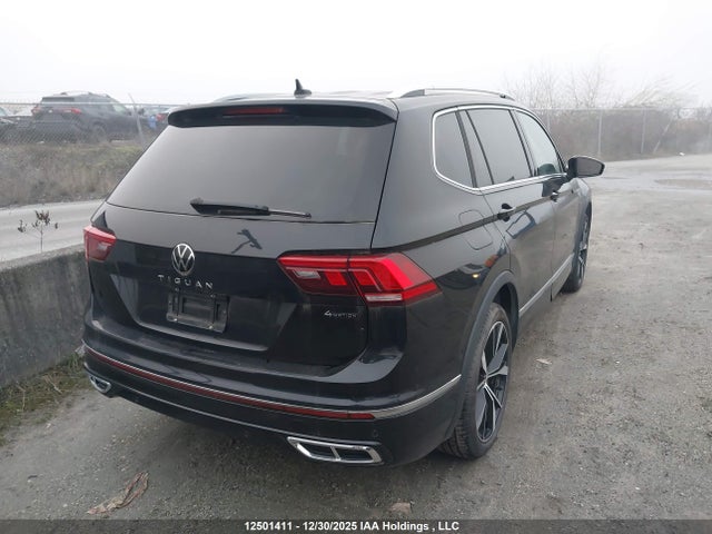 3VV4B7AX8RM090624 Volkswagen Tiguan Sel R-line Black