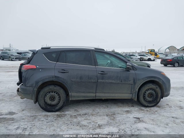 2T3RFREV1JW824407 Toyota Rav4 Adventure/xle