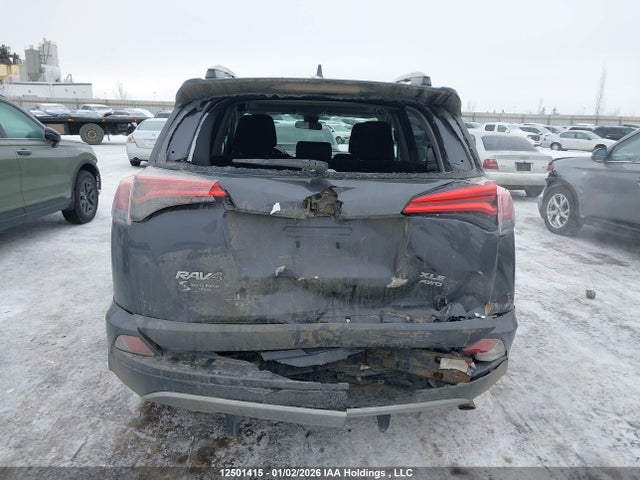 2T3RFREV1JW824407 Toyota Rav4 Adventure/xle