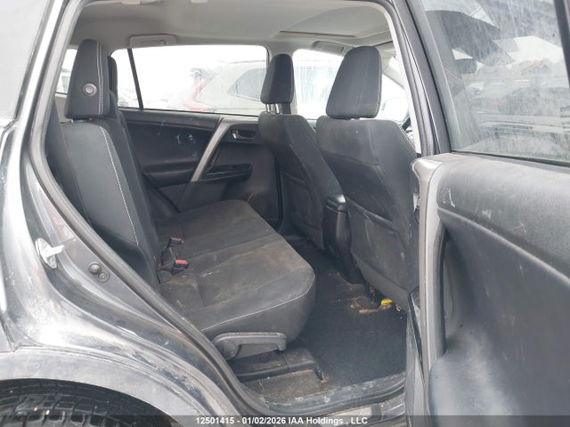 2T3RFREV1JW824407 Toyota Rav4 Adventure/xle
