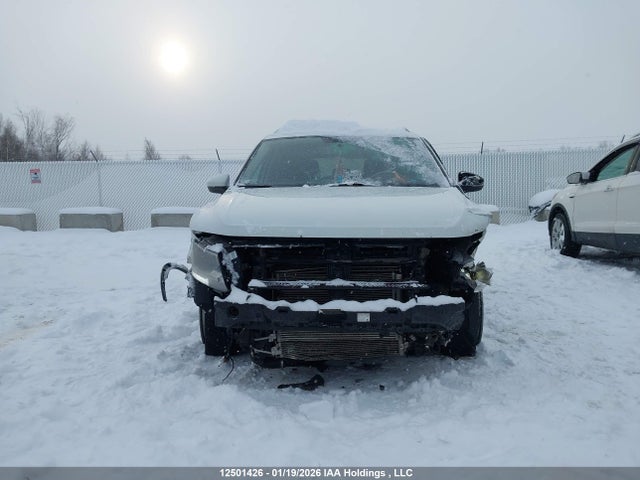 3VV0B7AX2JM042412 Volkswagen Tiguan Trendline