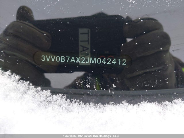 3VV0B7AX2JM042412 Volkswagen Tiguan Trendline