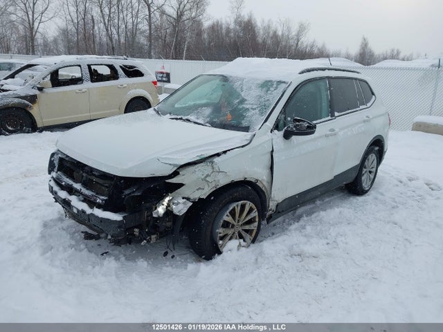 3VV0B7AX2JM042412 Volkswagen Tiguan Trendline