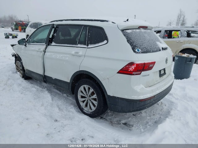 3VV0B7AX2JM042412 Volkswagen Tiguan Trendline