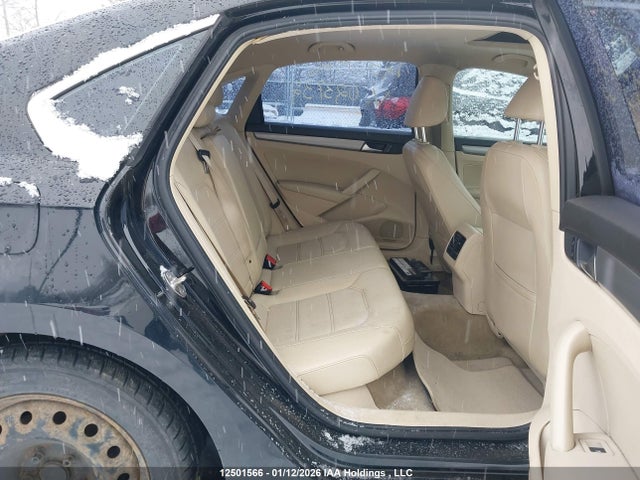 1VWBV7A30FC023732 Volkswagen PASSAT SE