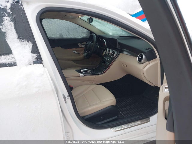 12501604 :رقم المزاد ، W1KWF8EB2MR635164 vin ، 2021 Mercedes-benz C 300 4matic مزاد بيع