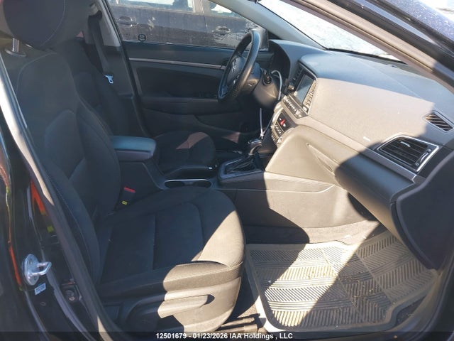KMHD84LF2JU528193 Hyundai Elantra Gl Se