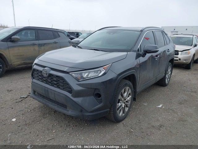 2020 Toyota Rav4 Xle მანქანა იყიდება აუქციონზე, vin: 2T3R1RFVXLC095230, აუქციონის ნომერი: 12501705