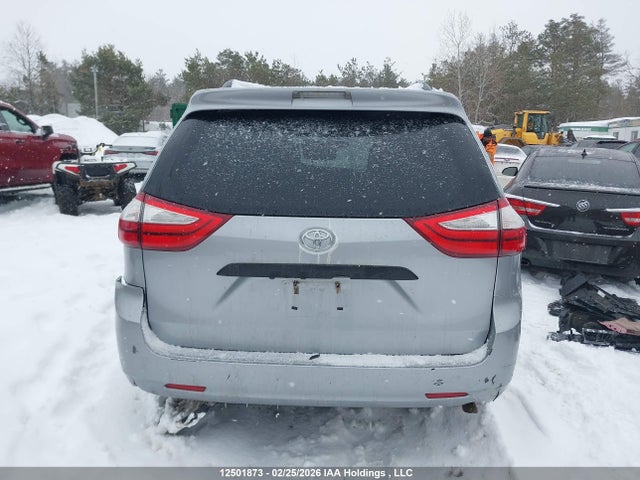 5TDZK3DC1FS598368 Toyota Sienna