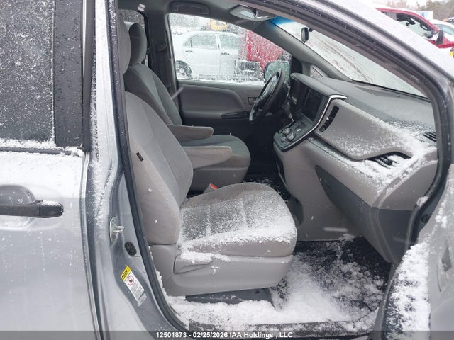 5TDZK3DC1FS598368 Toyota Sienna