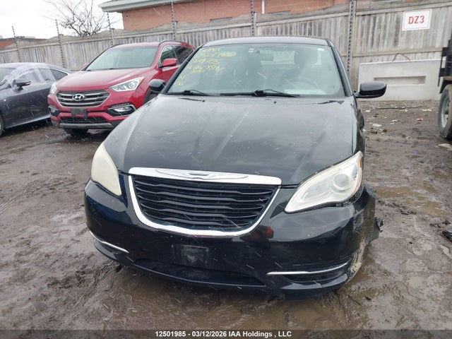 12501985 :رقم المزاد ، 1C3CCBAB8EN229735 vin ، 2014 Chrysler 200 مزاد بيع