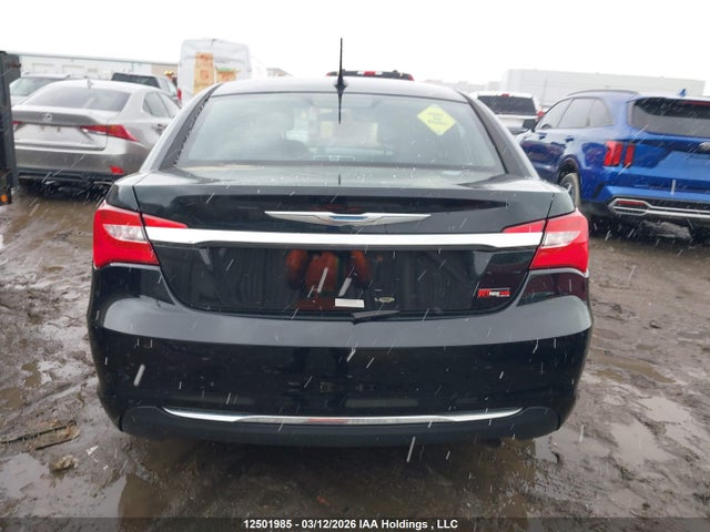 12501985 :رقم المزاد ، 1C3CCBAB8EN229735 vin ، 2014 Chrysler 200 مزاد بيع