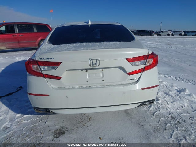 12502123 :رقم المزاد ، 1HGCV1F92JA802802 vin ، 2018 Honda Accord Touring مزاد بيع