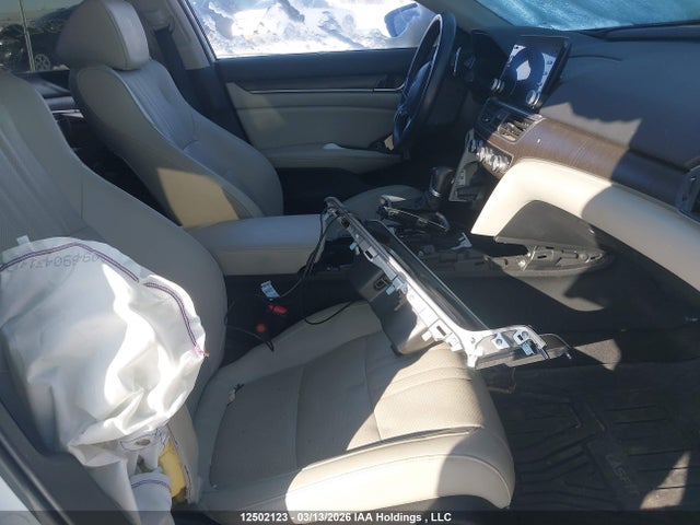 12502123 :رقم المزاد ، 1HGCV1F92JA802802 vin ، 2018 Honda Accord Touring مزاد بيع
