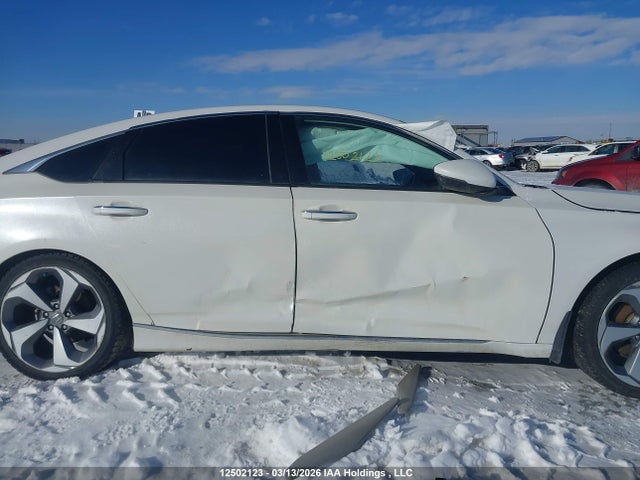 12502123 :رقم المزاد ، 1HGCV1F92JA802802 vin ، 2018 Honda Accord Touring مزاد بيع
