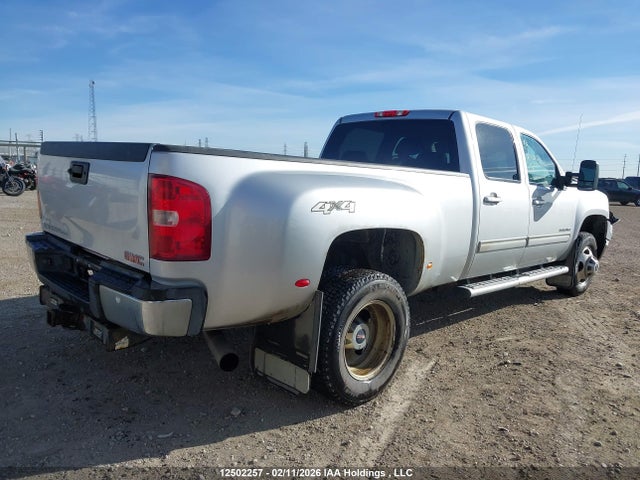 1GT424C83EF102935 GMC Sierra 3500hd Slt
