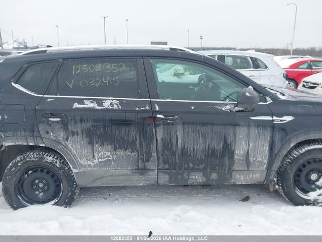 3VV3X7B23NM032415 Volkswagen Taos