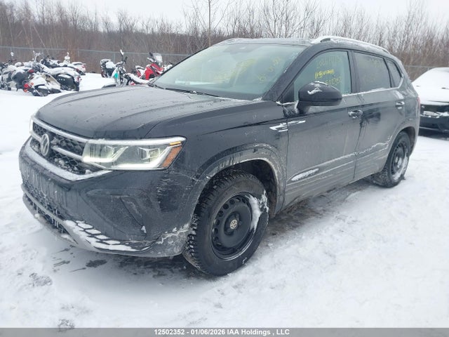 3VV3X7B23NM032415 Volkswagen Taos