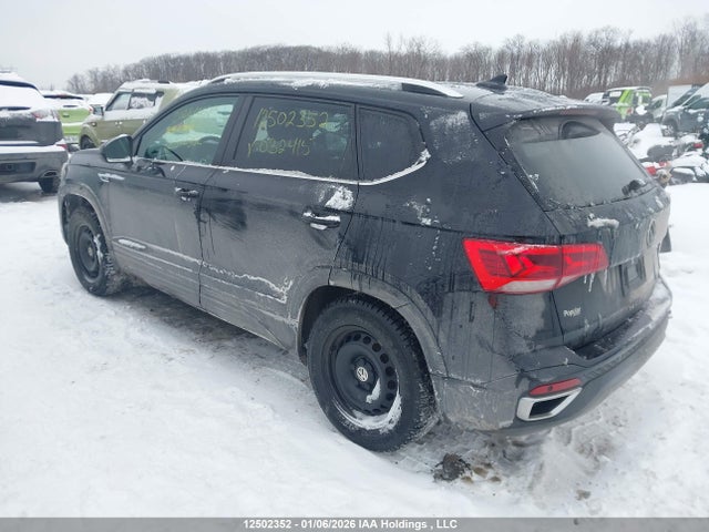 3VV3X7B23NM032415 Volkswagen Taos