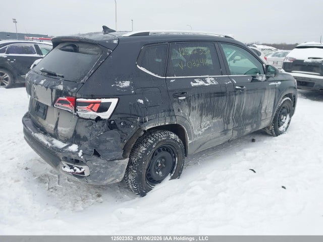 3VV3X7B23NM032415 Volkswagen Taos