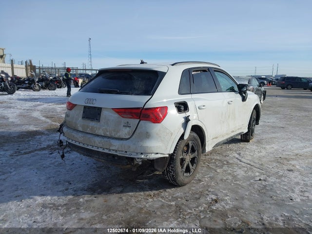 WA1FECF32R1029239 Audi Q3 Technik 45