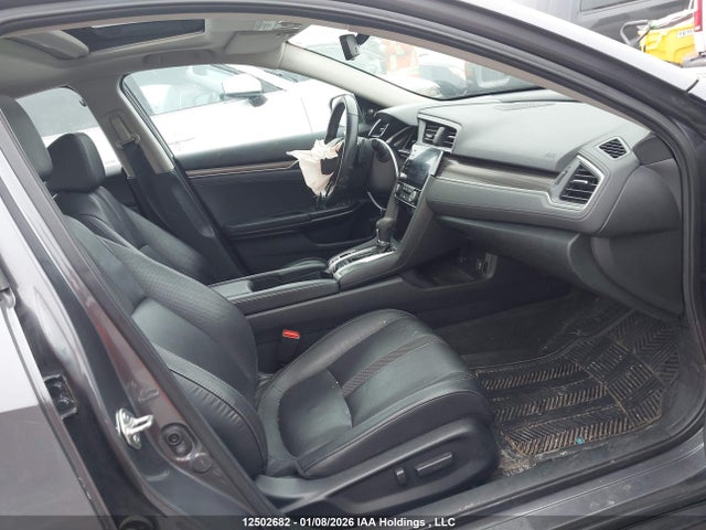 2HGFC1F93KH105595 Honda Civic Touring