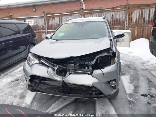 Toyota Rav4 Xle 2018 2T3RFREV2JW828479 Image 13