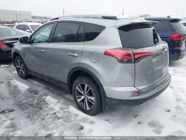 Toyota Rav4 Xle 2018 2T3RFREV2JW828479 Image 3