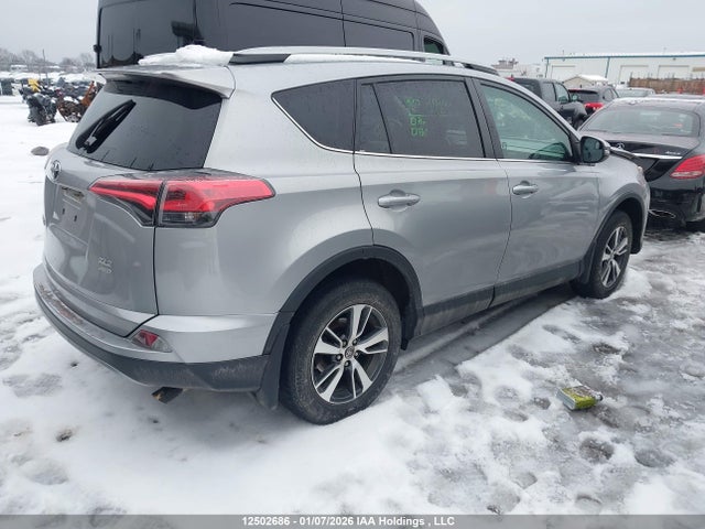 Toyota Rav4 Xle 2018 2T3RFREV2JW828479 Image 4