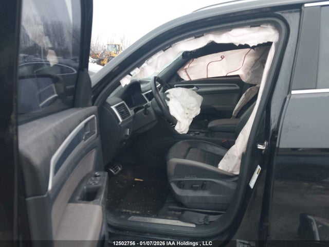 1V2FE2CA2NC214973 Volkswagen Atlas Cross Sport Sel Premium R-line