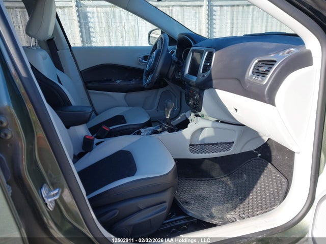 3C4NJDBBXJT416683 Jeep Compass