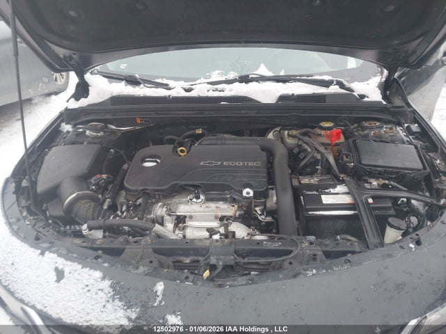 1G1ZD5ST3JF102559 Chevrolet MALIBU LT