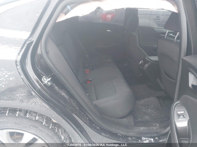 1G1ZD5ST3JF102559 Chevrolet MALIBU LT