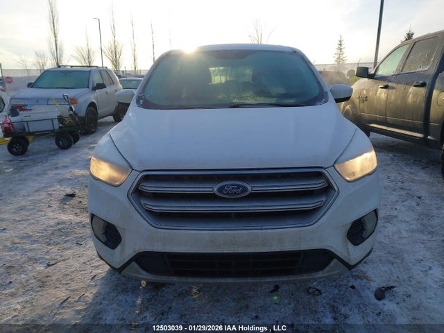 1FMCU9GD2HUA72221 Ford ESCAPE SE