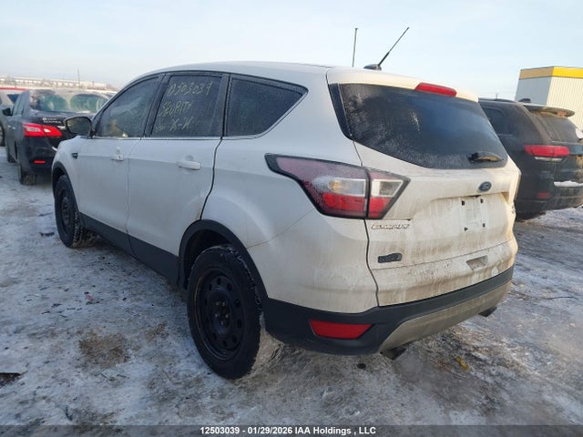 1FMCU9GD2HUA72221 Ford ESCAPE SE