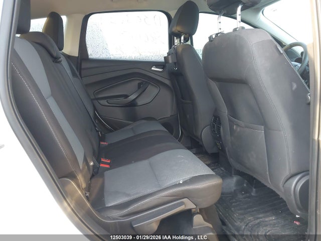 1FMCU9GD2HUA72221 Ford ESCAPE SE