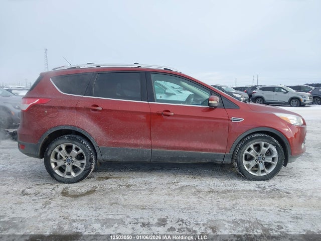 1FMCU9J9XEUE16359 Ford Escape Titanium