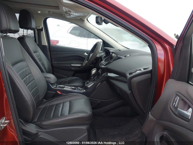 1FMCU9J9XEUE16359 Ford Escape Titanium