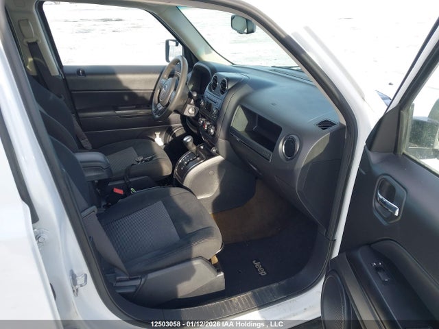 1C4NJRAB0GD573944 Jeep Patriot