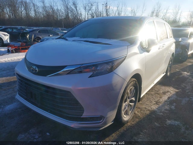 5TDGRKEC1RS213021 Toyota Sienna