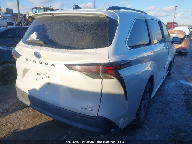 5TDGRKEC1RS213021 Toyota Sienna