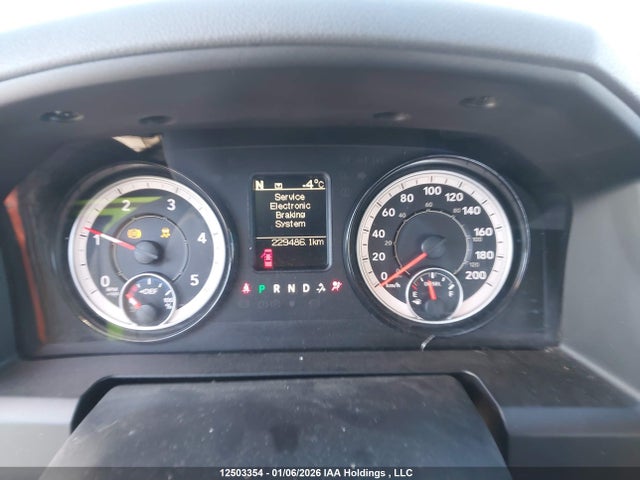 1C6RR7LM5JS228190 RAM 1500 Slt