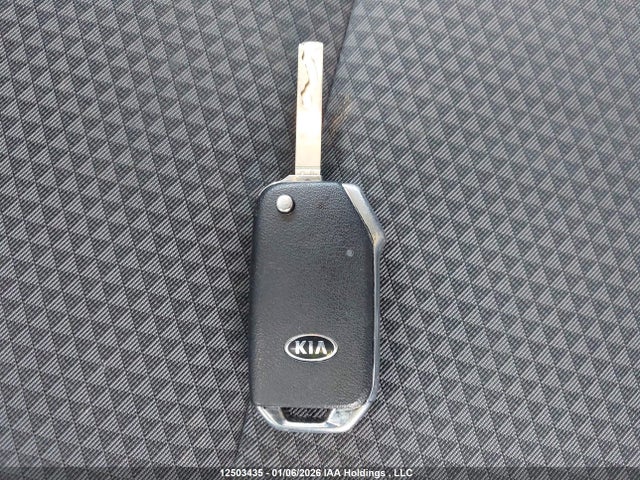 KNDJ23AU2L7701118 KIA SOUL LX