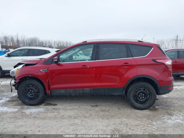 1FMCU9J95JUC71242 Ford Escape