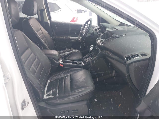 1FMCU9J94GUB77197 Ford Escape Titanium