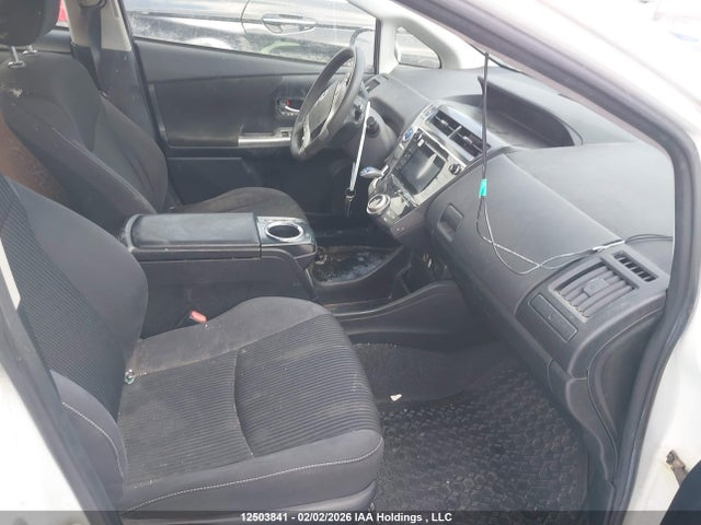 JTDZN3EU1FJ024848 Toyota PRIUS V