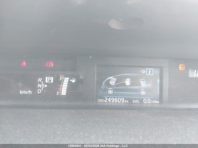 JTDZN3EU1FJ024848 Toyota PRIUS V