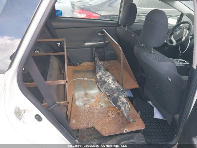JTDZN3EU1FJ024848 Toyota PRIUS V