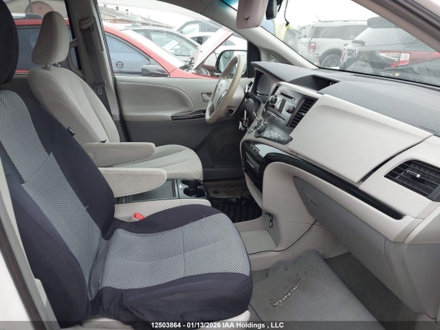 Продажа на аукционе авто 2014 Toyota Sienna, vin: 5TDKK3DC5ES475995, номер лота: 12503864